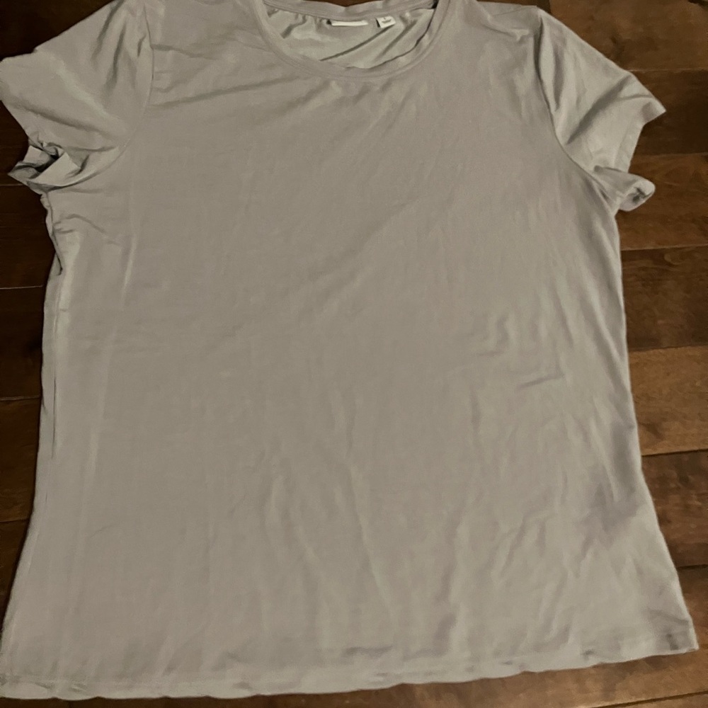 Aritzia Babaton taupe t-shirt size large